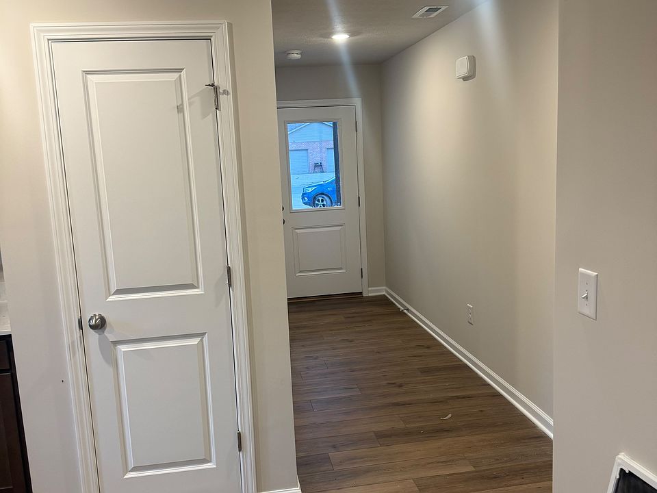 1st image of 690 Addy Ave