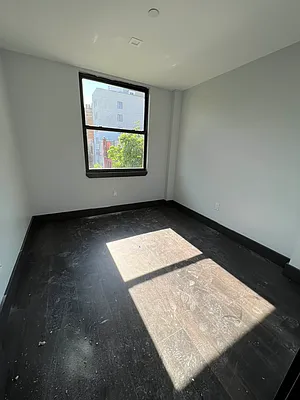 Rented by Delmark Realty LLC | media 42