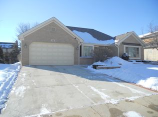 212 Rosedale Ct, Bloomingdale, IL 60108