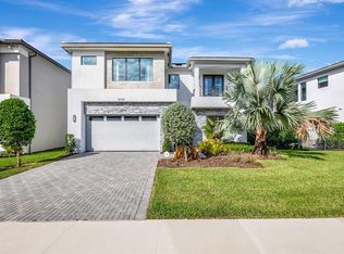 8104 Laurel Falls Dr, Boca Raton, FL 33496