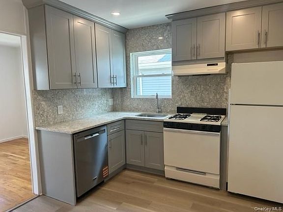 2nd image of 15724 20th Ave