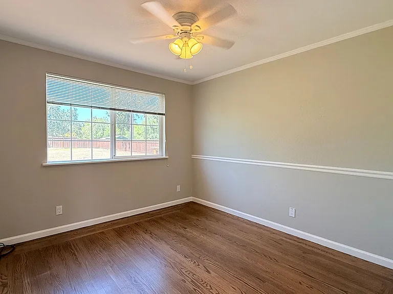 205 Barbara Ct — Photo 17