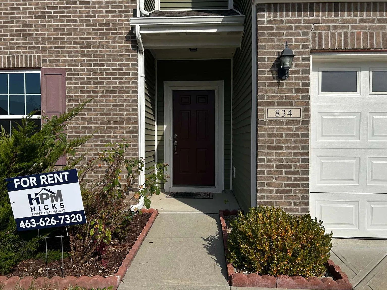 4 bed, 2.5 bath, 2390 sqft, $2,500 — Photo 3