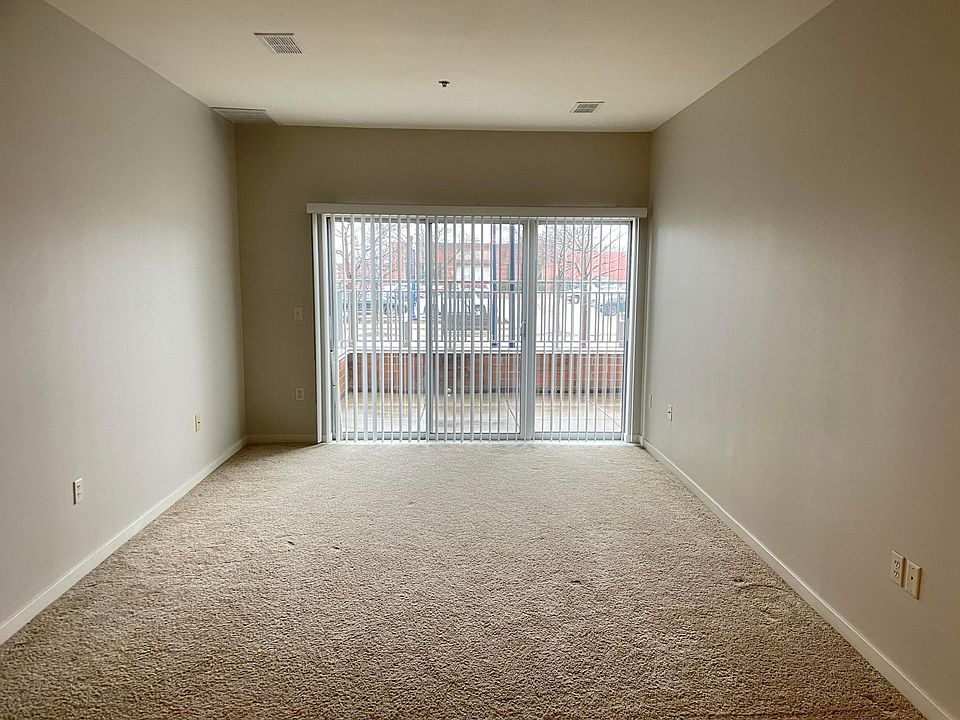 Large family room with outdoor patio