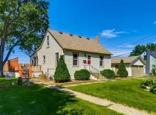 1799 Walnut St, Lauderdale, MN 55113