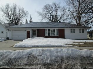 515 3rd St, Kenyon, MN 55946