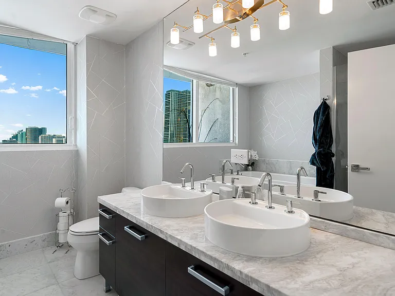 244 Biscayne Blvd #2602 — Photo 12