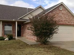 319 Blanchard Dr, Blanchard, OK 73010