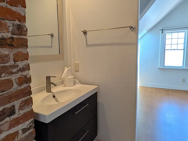 932 22nd St — Photo 25