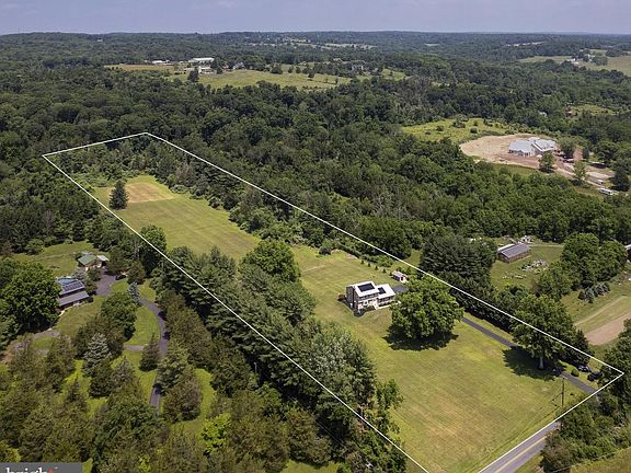 3rd image of 56 Valley Rd