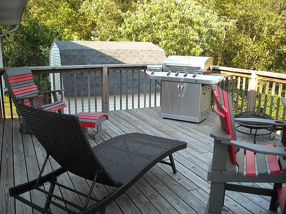 3rd image of 111 Butler Dr