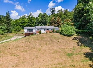 1618 Quarry Ln, Apollo, PA 15613