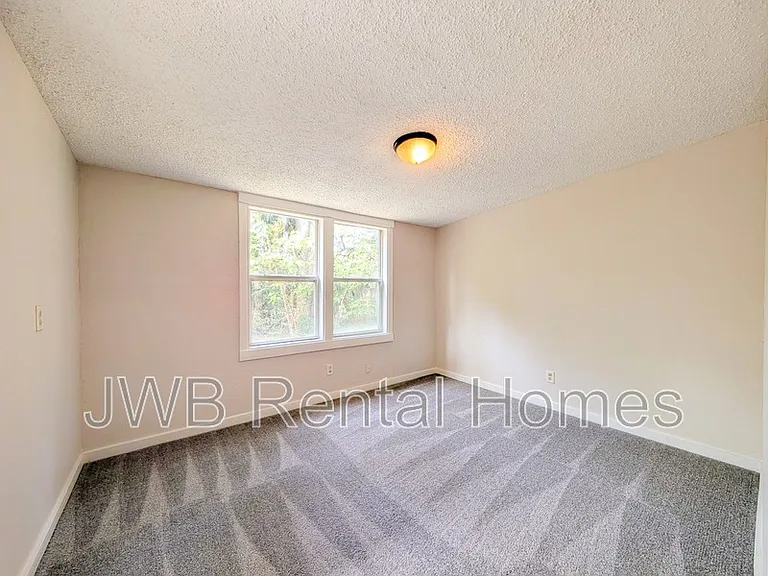 1882 E 27th St — Photo 6
