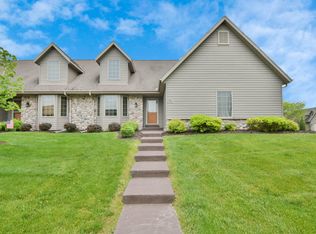 W203N16108 Pin Oak Cir, Jackson, WI