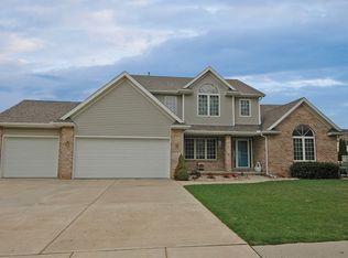 2802 Kolby Ct, Bloomington, IL