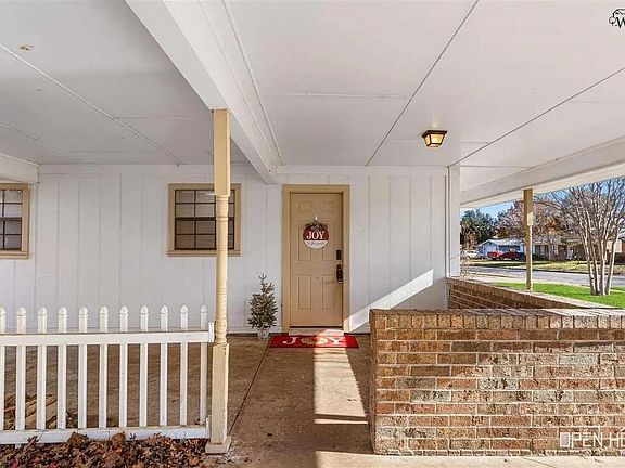 3rd image of 4110 Moffett Ave