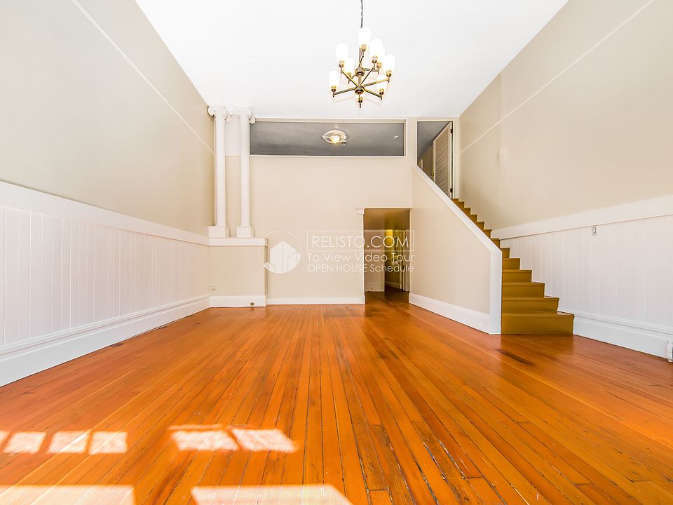 1st image of 2840 Baker St