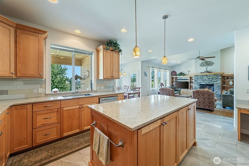 4th image of 3513 Dianna Way