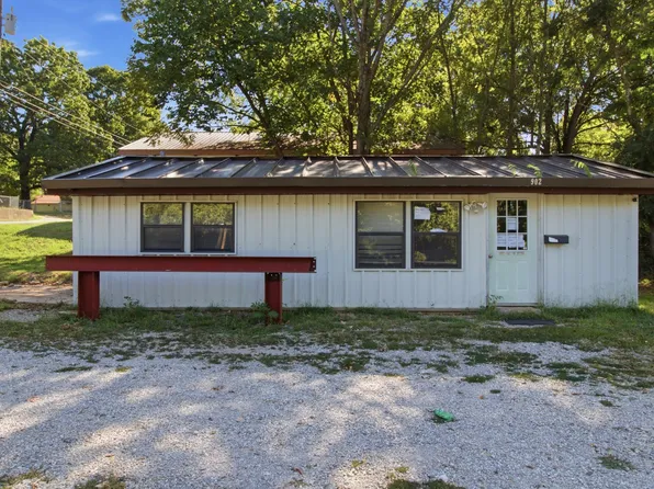 902 S Hill Street, West Plains, MO 65775