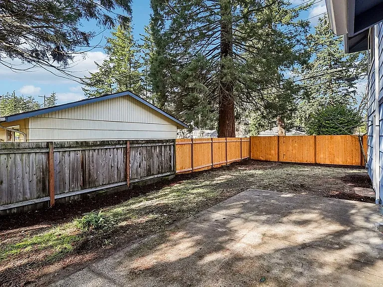 18655 SE Yamhill Cir — Photo 41