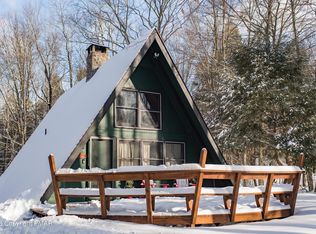 2394 Overlook Ln, Pocono Pines, PA