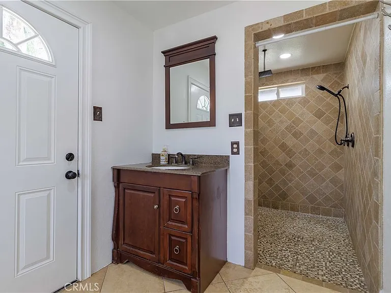 10249 Jurupa Rd — Photo 10