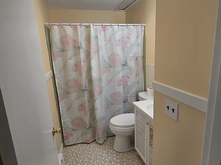 89 E Temple St #3 — Photo 6