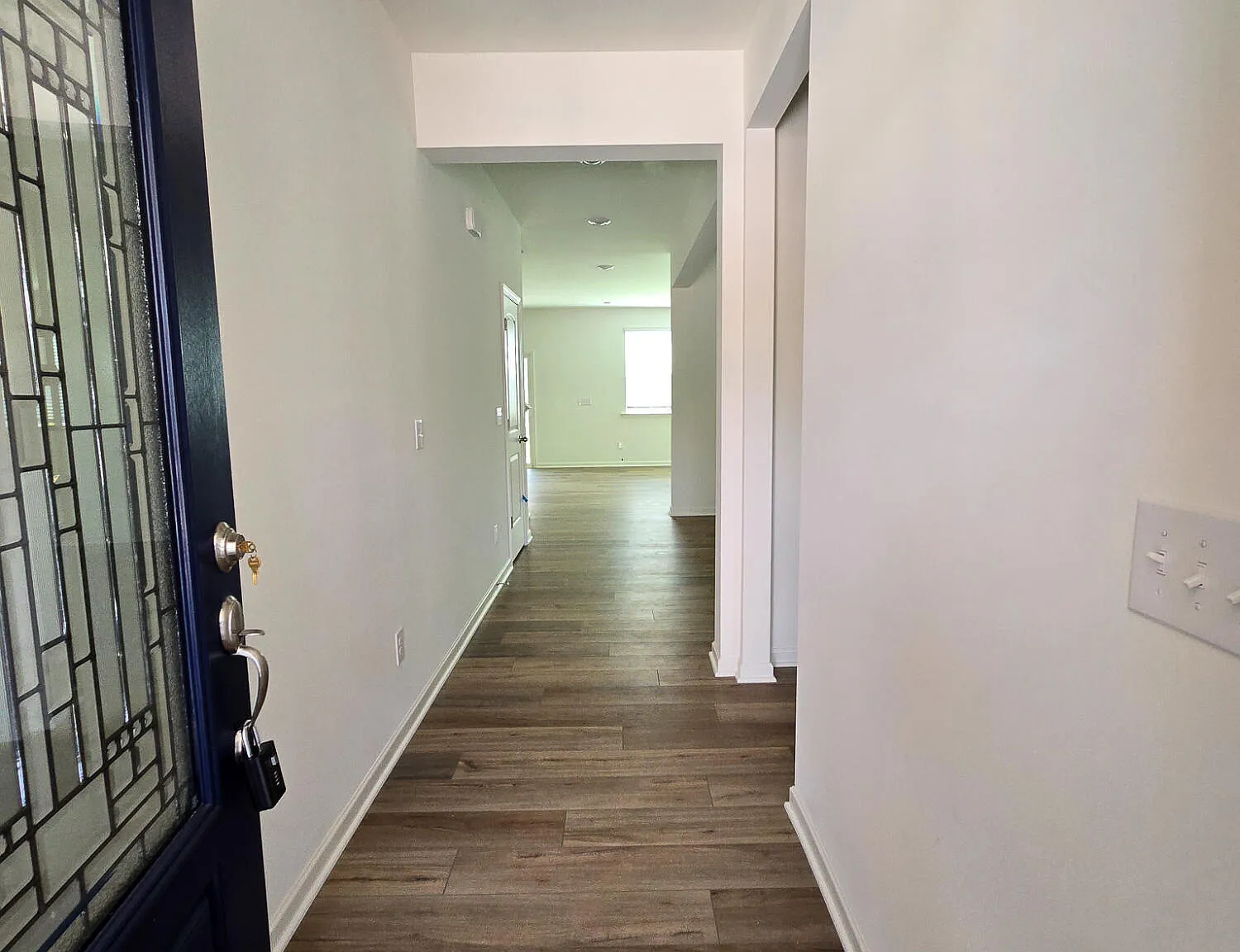 5 bed, 3.0 bath, 2753 sqft, $2,695 — Photo 2