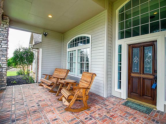 3rd image of 1422 Laurabee Dr