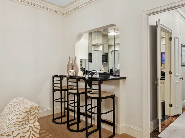 781 5th Avenue image 4 of 7