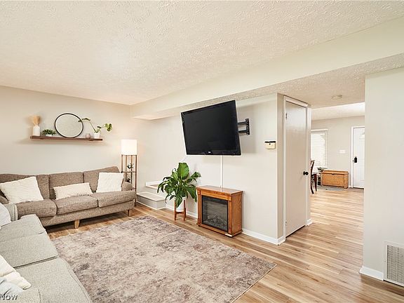 5th image of 2086 Beechtree Dr #54
