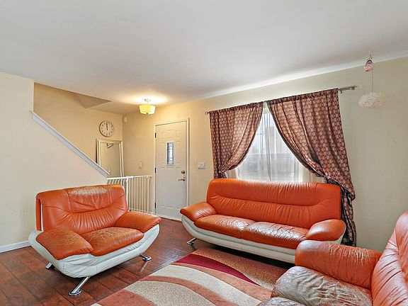 2nd image of 5397 Lansbury Cir