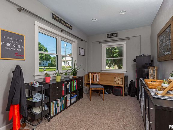 5th image of 515 13th Ave W #A