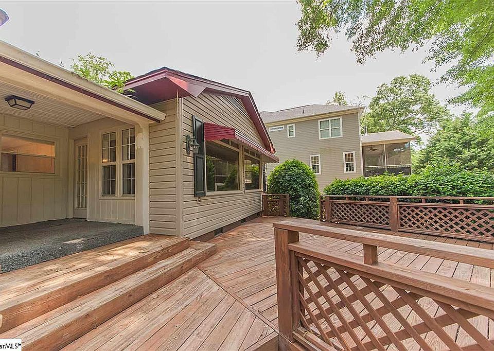 1st image of 17 Waccamaw Cir