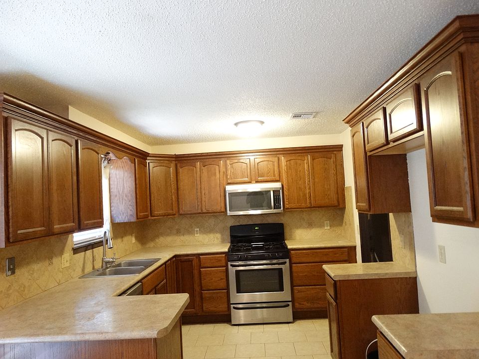 1st image of 3531 Hillside Dr