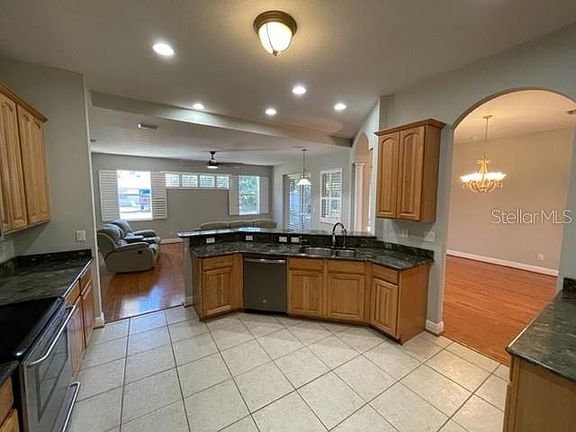 4th image of 2922 Logsdon St