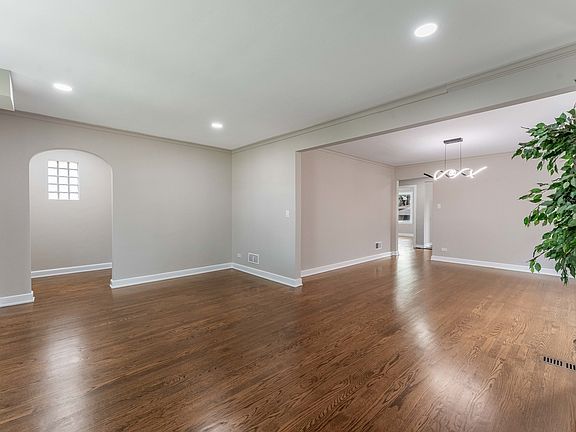 4th image of 8055 S Wabash Ave