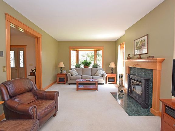 5th image of 2098 Beech Cv