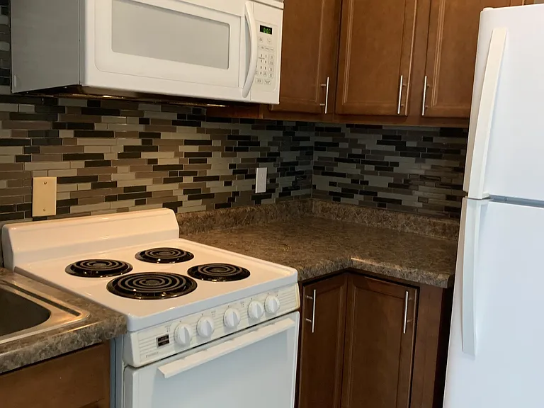 54 College Ave #3-2 — Photo 8