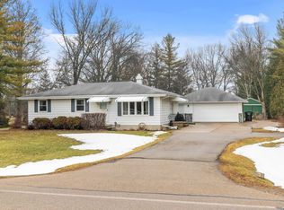2570 Fairview Rd, Neenah, WI 54956