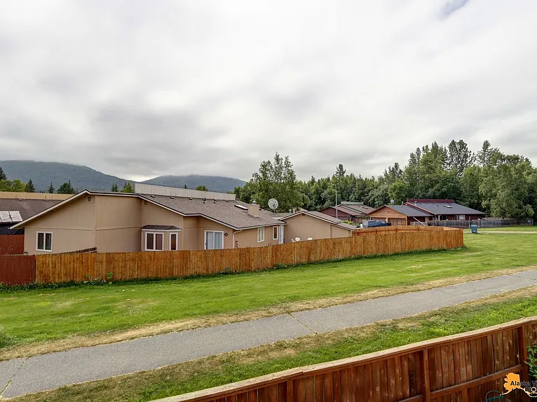 3838 Sycamore Loop — Photo 36