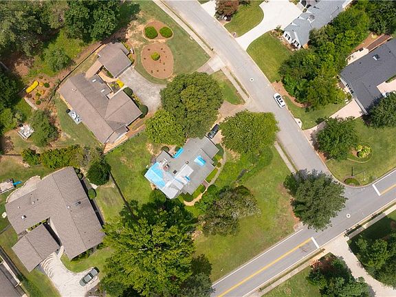 4th image of 890 Hillwood Dr #1043