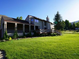 104 Delta Dr, Crowley Lake, CA 93546