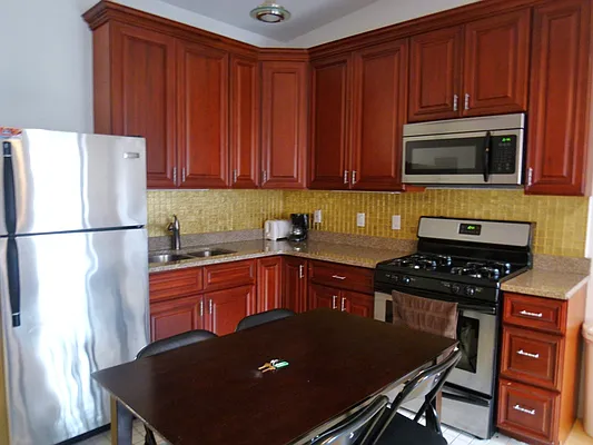 Rented by Smart City Real Estate LLC | media 33