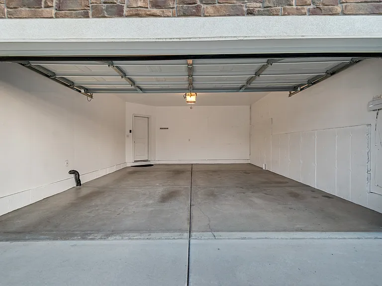966 E Deer Arch Ln — Photo 16
