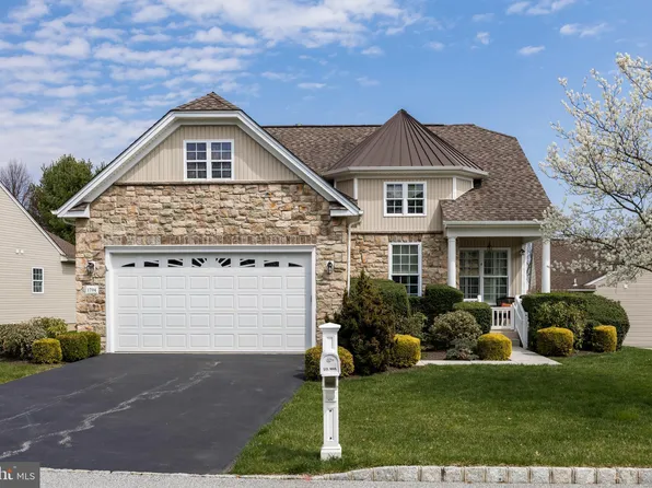 1704 Magnolia Ct, Garnet Valley, PA 19060