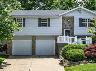 2 Olivia Ln, Glen Carbon, IL 62034