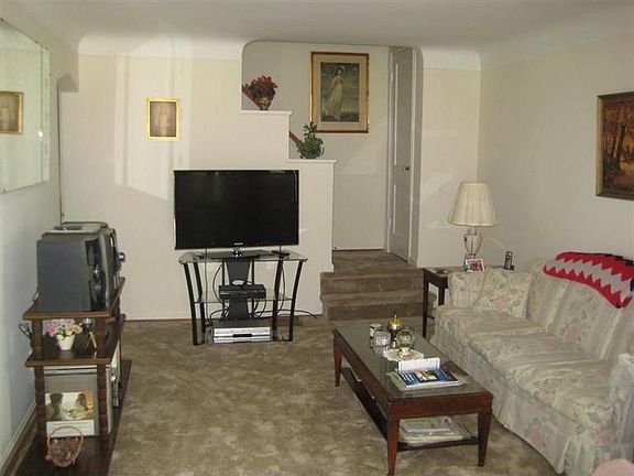 2nd image of 7021 Noble Ct