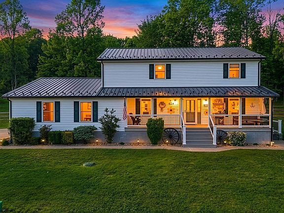 3rd image of 424 Arbogast Ln
