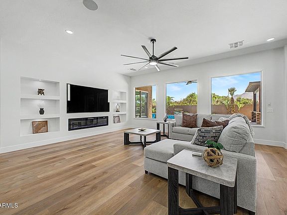 3rd image of 3939 E DUBOIS Avenue